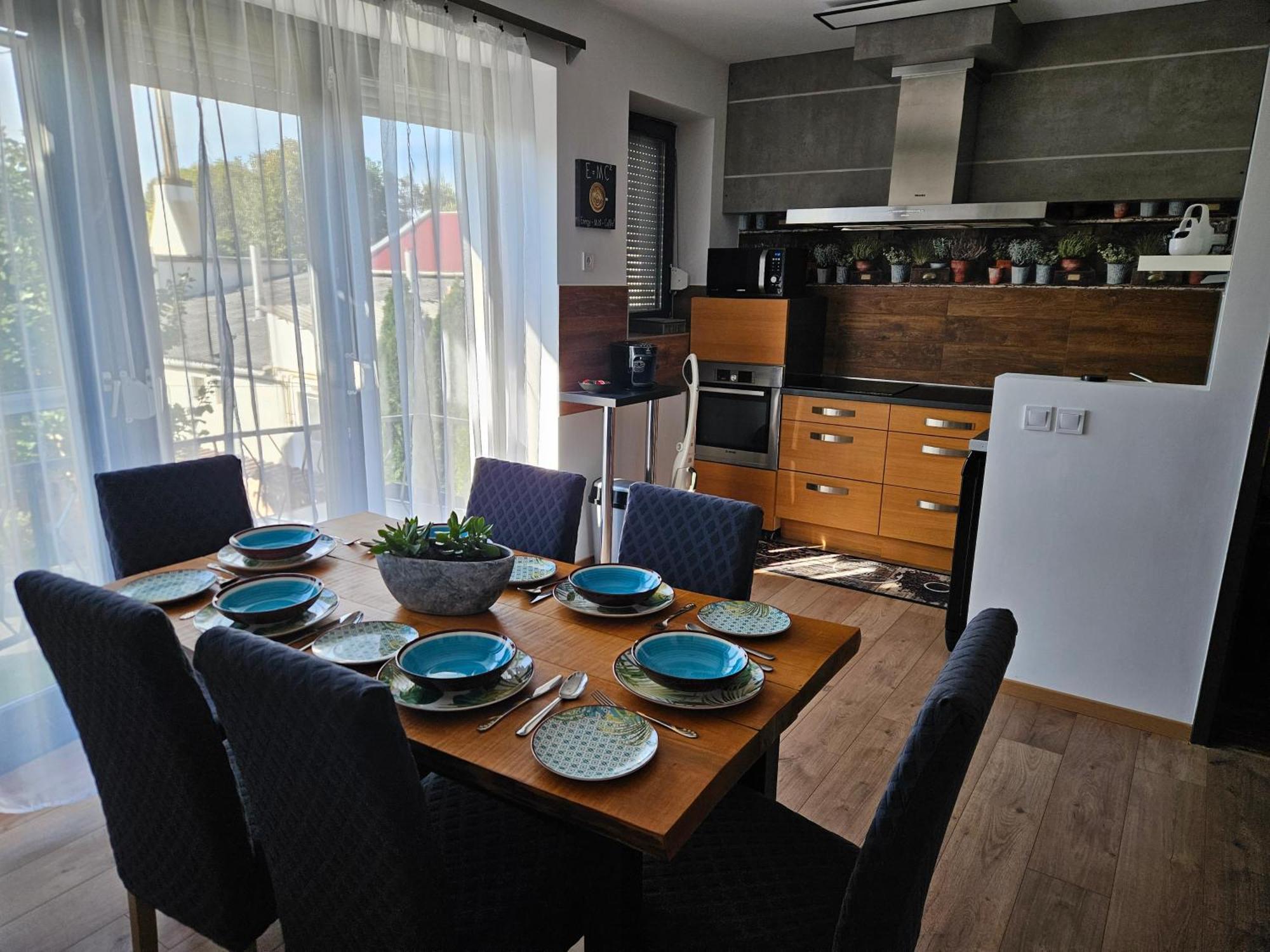 Toelgyes Apartmanhaz Szeged Eksteriør bilde